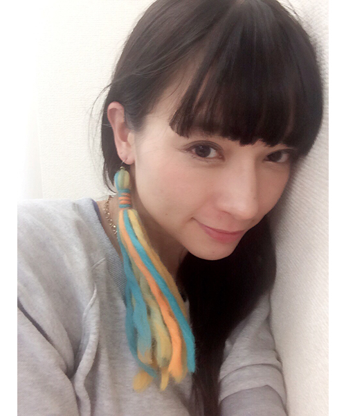 【HAPIRU】【ハンドメイド】　ふわふわタッセルチタンピアス　【TKOR】